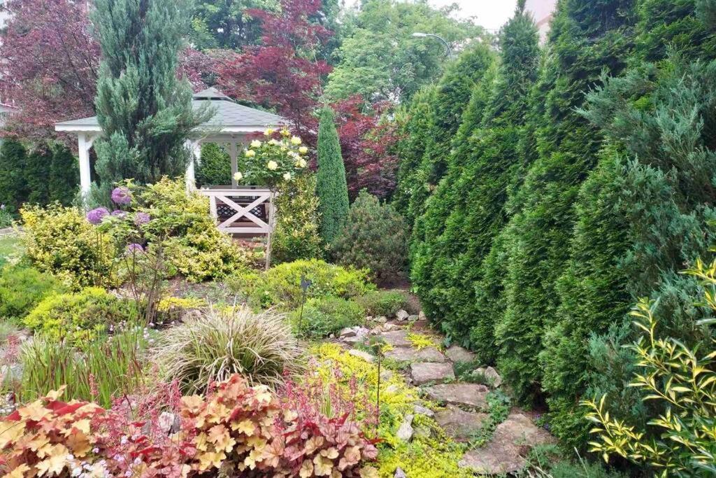 クラクフHidden Gem Gardenアパートメント エクステリア 写真